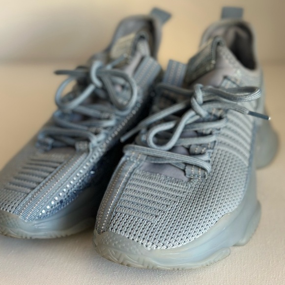 Steve Madden Women's Sz 7 (6.5) Maxima Knit Baby Blue Rhinestone Fashion Sneaker - Picture 10 of 12